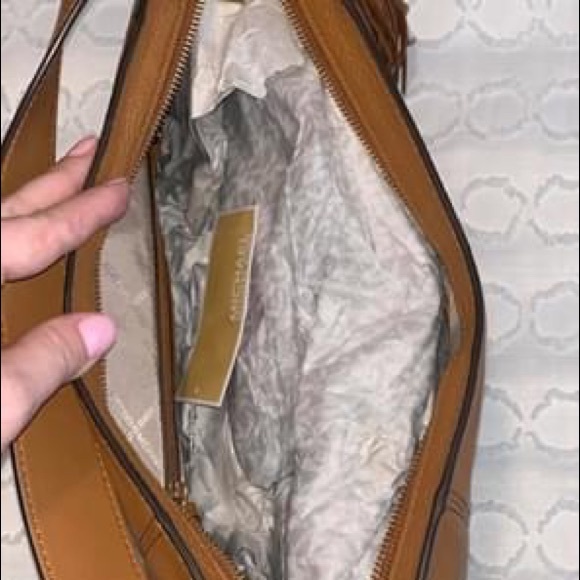 Authentic and Brand New Michael Kors Purse. - Picture 7 of 8